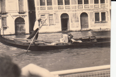 130-Un-Gondoliere-a-Venezia-Ciclotour-Dolomiti-1955