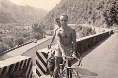134-Enzo-e-Giovanni-sul-Passo-dAprica-Ciclotour-Dolomiti-1955