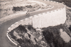 139-Due-di-noi-che-salgono-la-Salita-del-Muraglione-Ciclotour-Dolomiti-1955