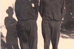 166-Marcello-e-Enzo-con-i-cappelli-da-Alpini-dei-nostri-Amici-Veri-Alpini-Ciclotour-Dolomiti-1955