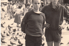 185Giovanni-e-Enzo-a-Venezia-in-Piazza-San-Marco-Ciclotour-Dolomiti-1955