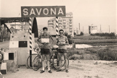 204-Enzo-Marcello-Alle-porte-di-Savona-Pellegrinaggio-a-Lourdes-in-Bicicletta-1956