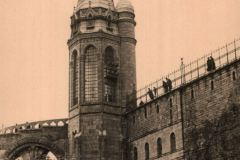 228-Una-Guglia-della-Basilica-di-Lourdes-Pellegrinaggio-a-Lourdes-in-Bicicletta-1956