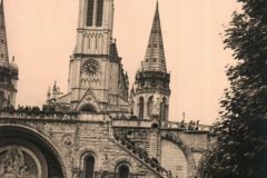 229-La-Basilica-di-Lourdes-Pellegrinaggio-a-Lourdes-in-Bicicletta-dei-Giovani-GEMSY-1956