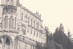 236-Una-Scorcio-dellEsplanade-di-Lourdes-Pellegrinaggio-a-Lourdes-in-Bicicletta-1956