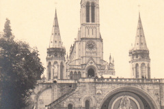 237-La-Basilica-di-Lourdes-pellegrinaggio-a-Lourdes-in-Bicicletta-1956