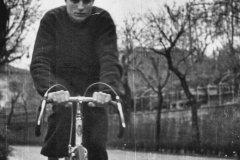Marcello-in-allenamento-in-preparazione-del-Ciclotour-Dolomiti-1955