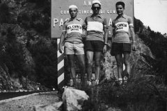 Giovanni-Carrara-Enzo-Saverdi-Marcello-Melai-Passo-del-Bracco-Ciclotour-Dolomiti-1955