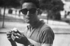 Marcello-Melai-Mangia-la-mela-Ciclotour-Dolomiti-1955