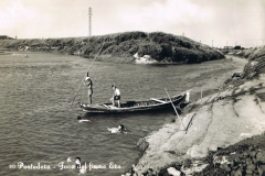 Pontedera-Foce-dellEra-in-Arno-bimbi-che-fanno-il-bagno